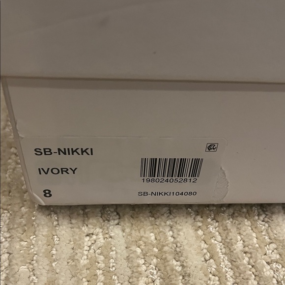 Betsey Johnson Nikki Pumps - Picture 3 of 4